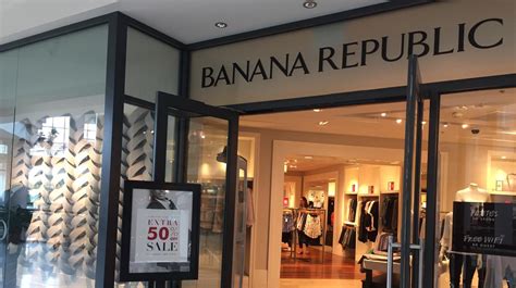 BANANA REPUBLIC FACTORY STORE outlet in Vaughan Mills.